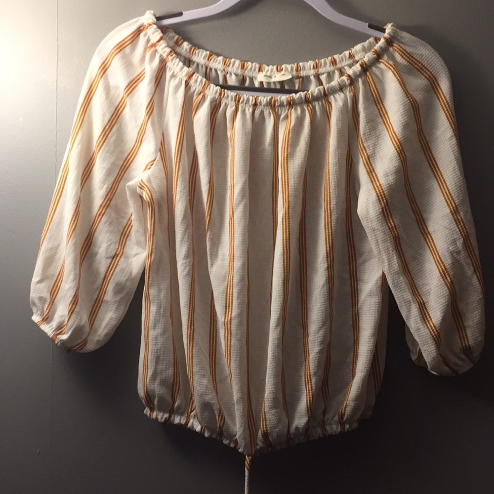 Women’s off the shoulder blouse size:L